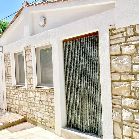 Διαμέρισμα Ares Ρόβινι