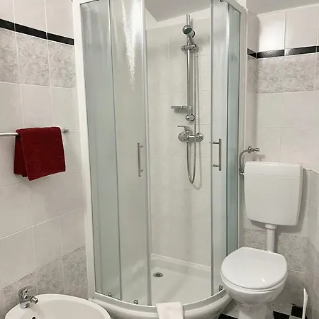 Ares Apartament *
