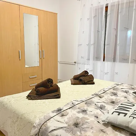 Ares Apartament *