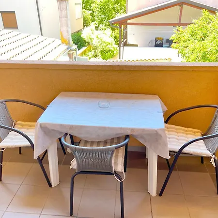 Ares Apartament *