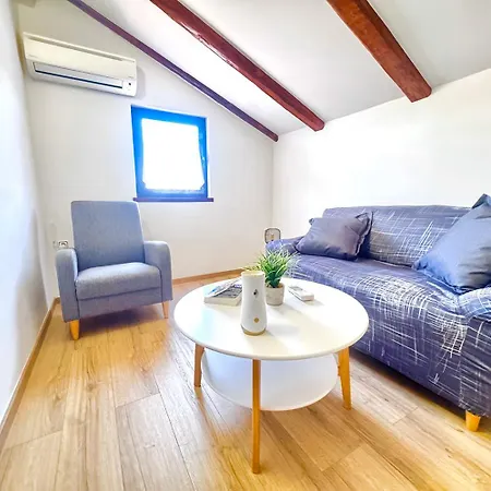 Ares Apartament *