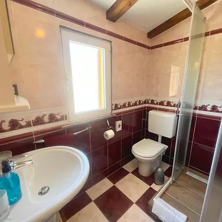 Ares Apartmán