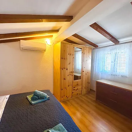 Ares Apartmán